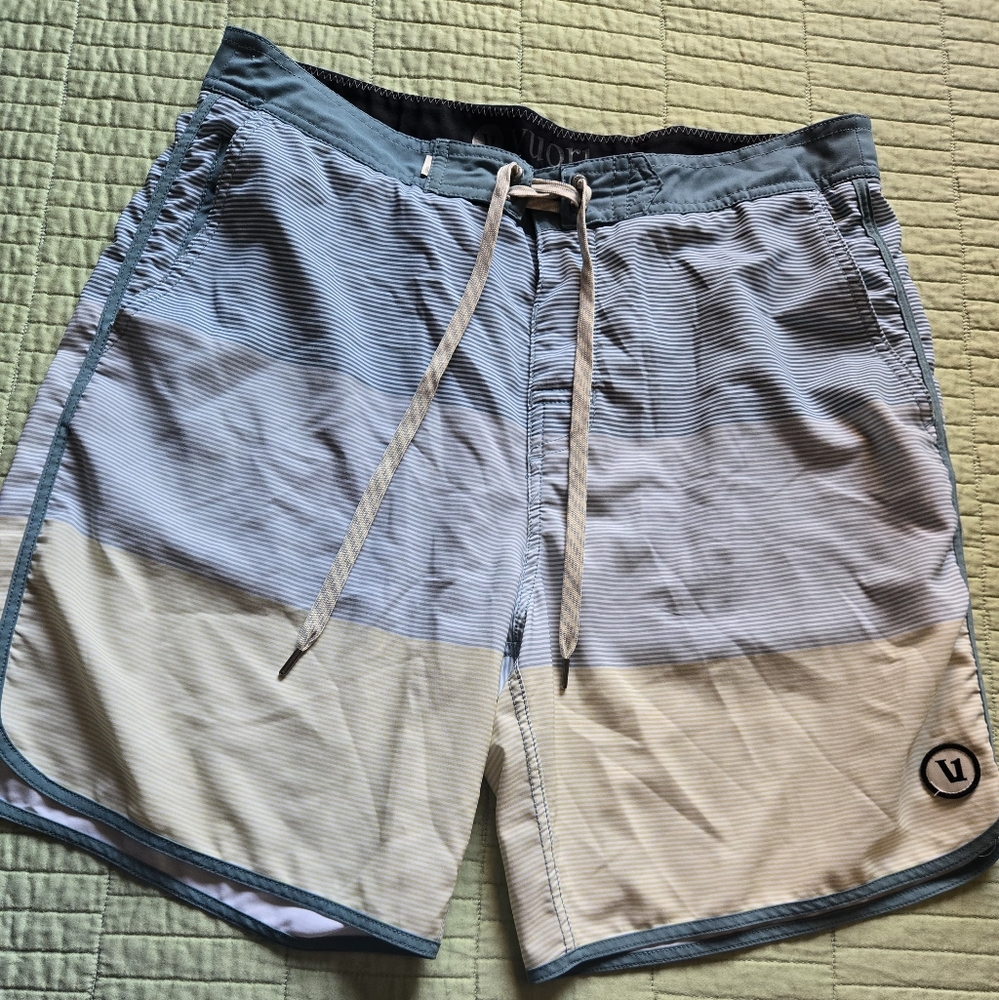 Vuori Cruise Boardshort Size 33